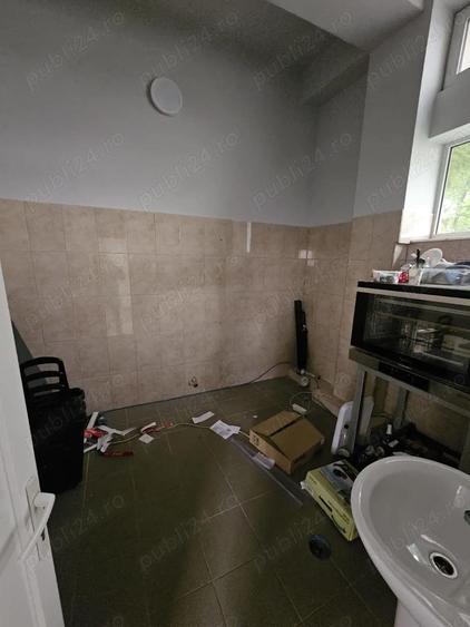 Spa?iu comercial de inchiriat in Curtea de Arge?. - 9