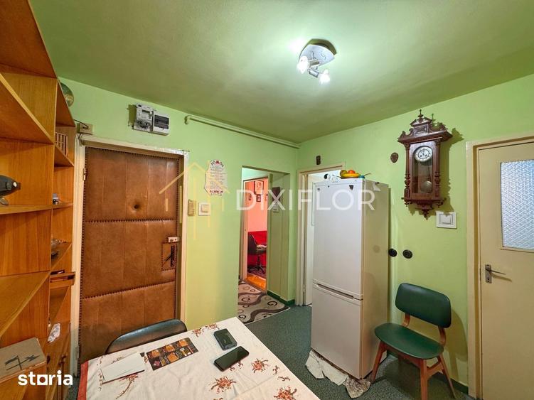 Apartament cu 3 camere decomandat în 1848