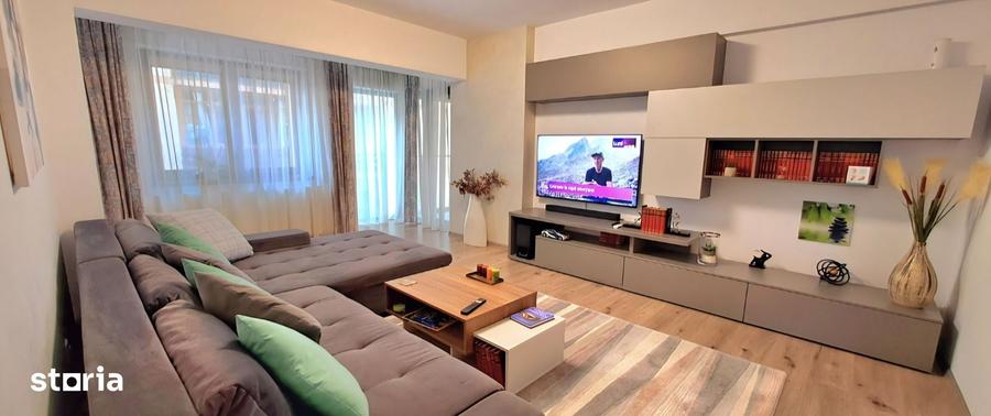 Apartament cu 2 camere decomandat în Tractorul