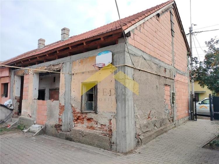 Casa de vanzare zona Parneava - 1