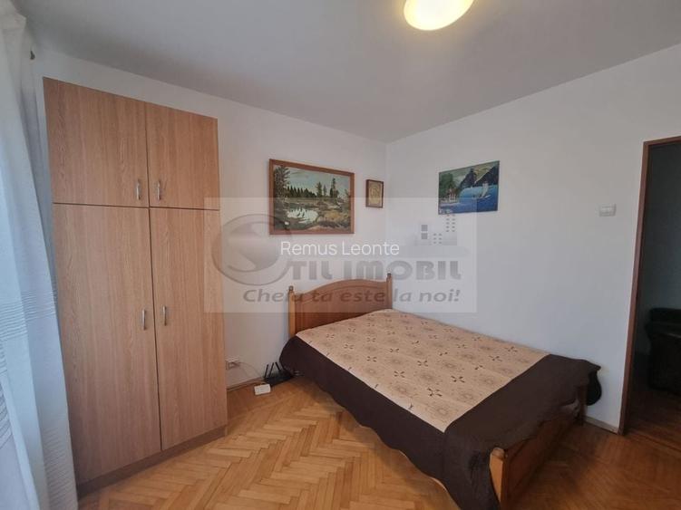 Apartament 3 camere decomandat, 71 mp, etaj 6/10 – Mircea cel Bătran
