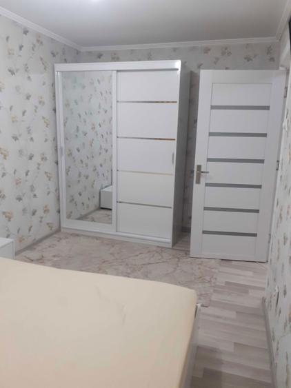Inchiriez apartament 3 camere decomandat in centru langa Primarie . - 1