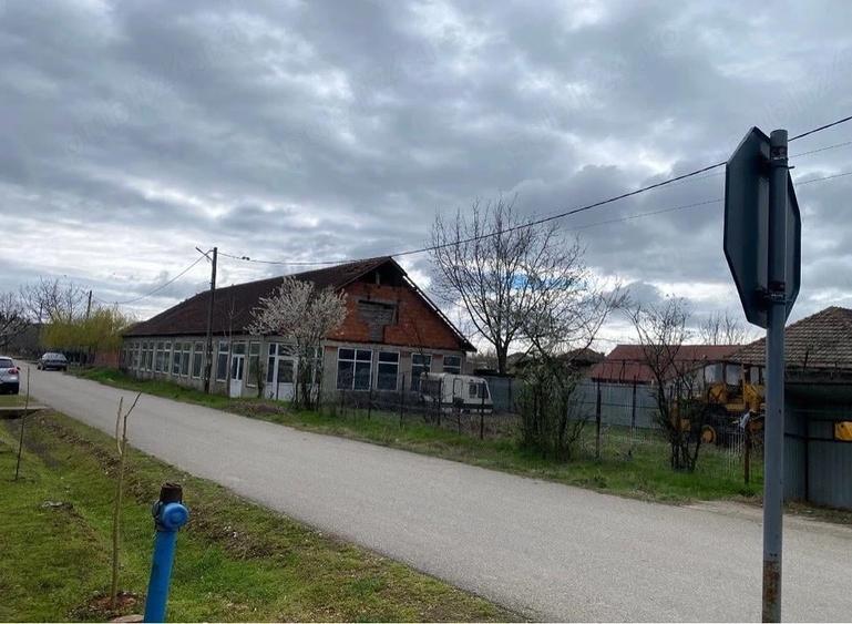 Inchiriez cladire 400mp+teren400mp. Locatie Garla Mare - 5