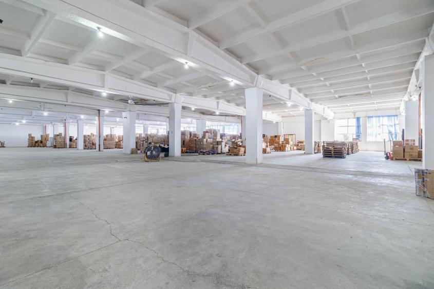 Spatiu industrial  – 3.540 mp utili, birouri 600 mp, randament in - 4