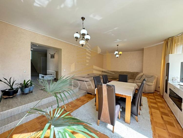 Vilā individuală 7 camere | 320mp | 740mp teren + Garaj inclus in preț | Zorilor - 2