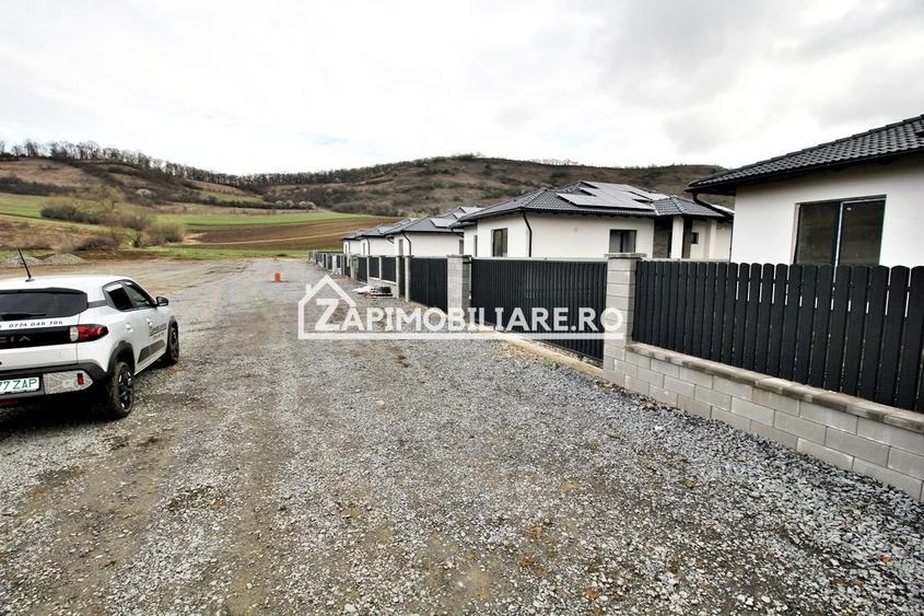 Casă la cheie pe 1 nivel 4cam. 2 bai,1 dresing 650 mp. teren - 5