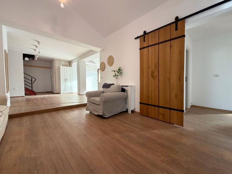 Casa Pretabila Pentru Diverse Activitati - 270 mp - 13