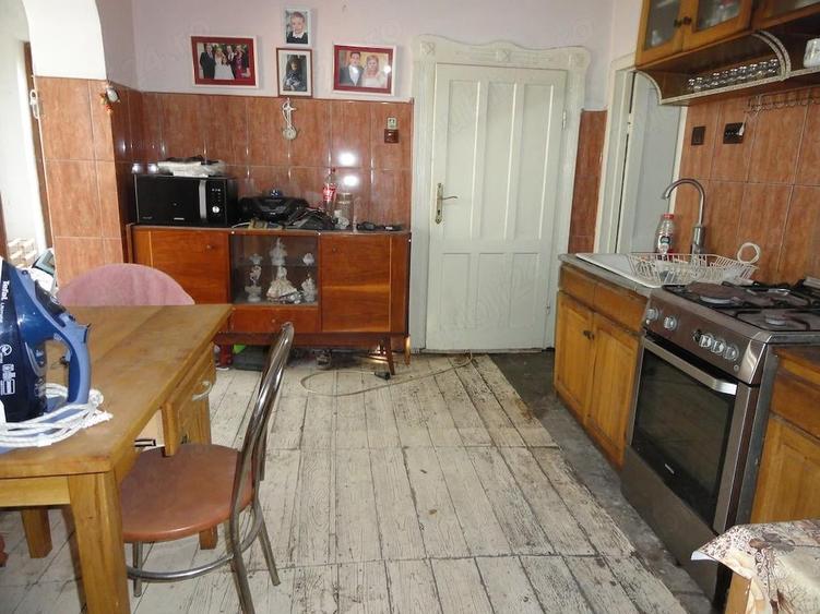 Casa solida din caramida in Parneava, teren 720 mp - 17