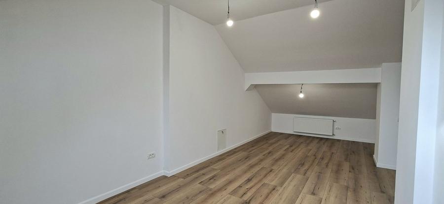Apartament complet renovat cu 4 camere - 26