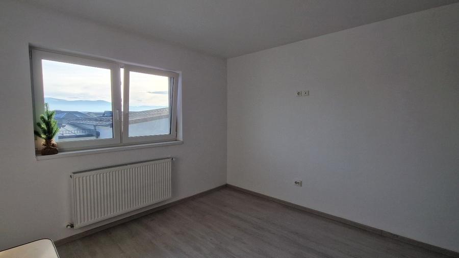 Vand Apartament 3 camere cu pod si parcare in Selimbar - 8
