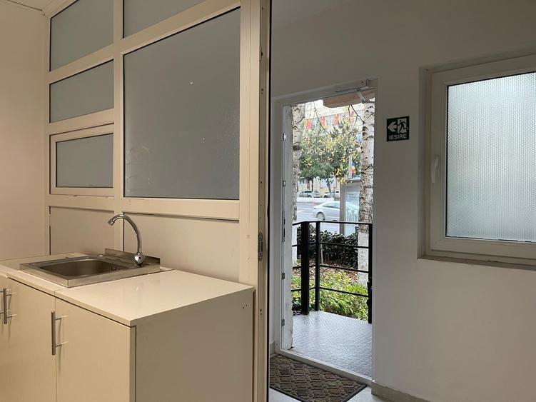 Dezrobirii - garsoniera cu destinatie de spatiu comercial, iesire stradala - 11