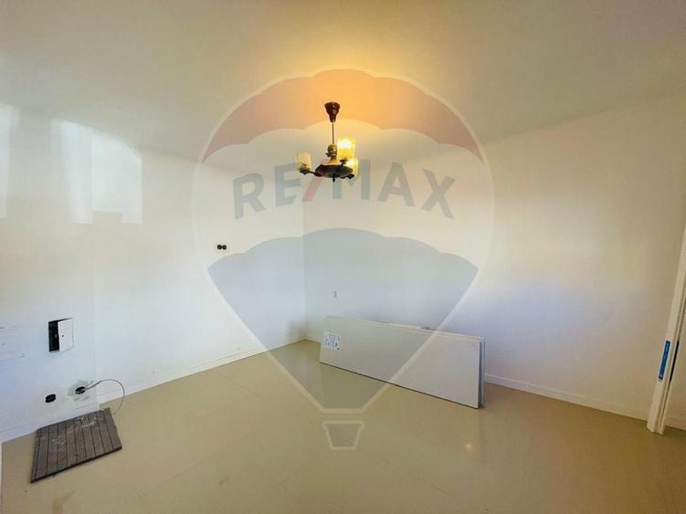 Casă / Vilă cu 6 camere de închiriat în zona Calea Dumbravii - 3