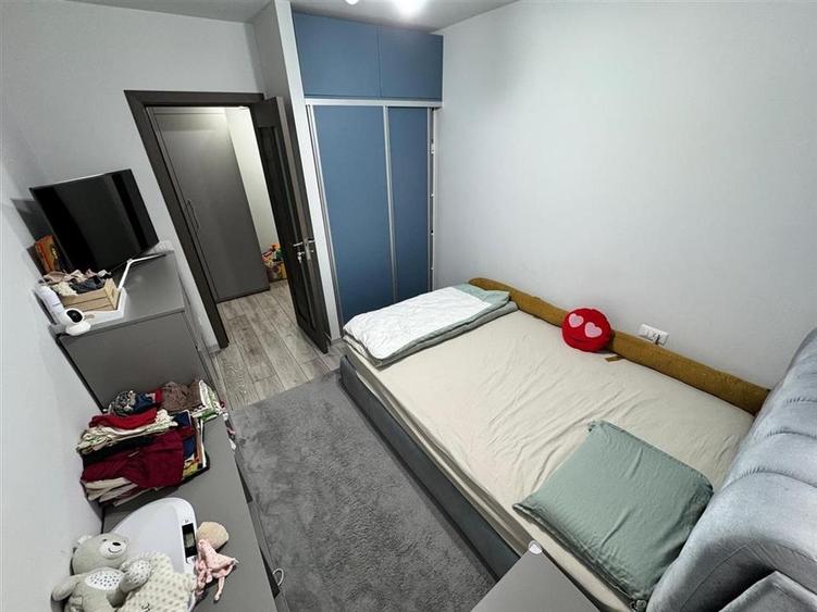 Apartament 3 camere,renovat si mobilat moder, etaj 1,  Stefan cel Mare - 13