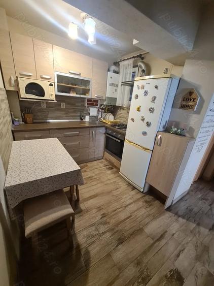 Vind apartament 2 camere, ultracentral, etajul 1, mobilat - 3
