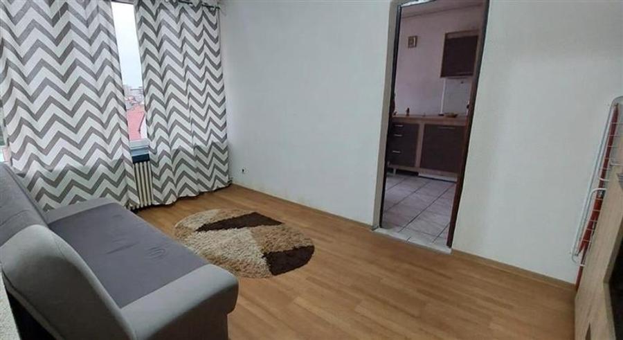 Garsoniera etaj intermediar zona Astra - 2