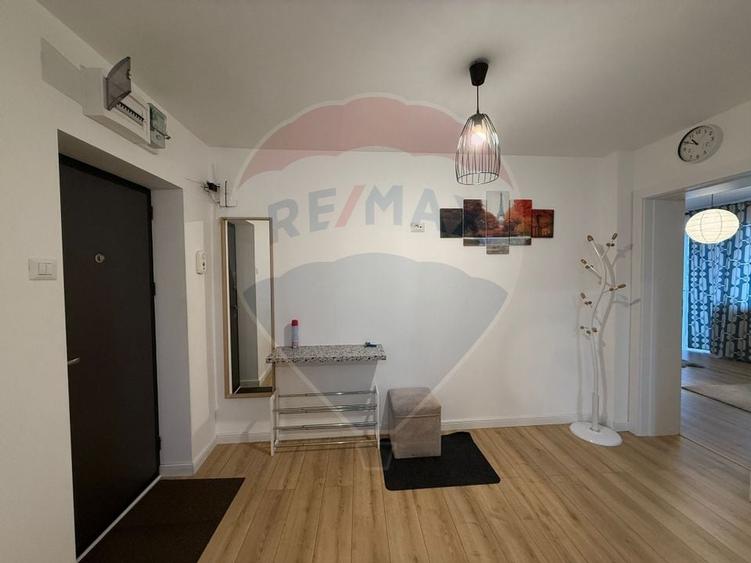 Apartament cu 2 camere de închiriat în zona 1 Mai - 14