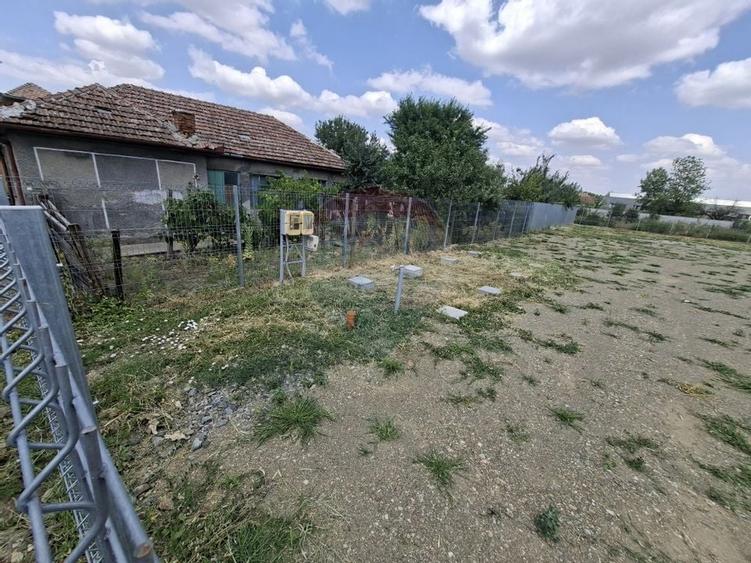 Teren logistic 907 mp de închiriat/ Aurel Vlaicu - 7