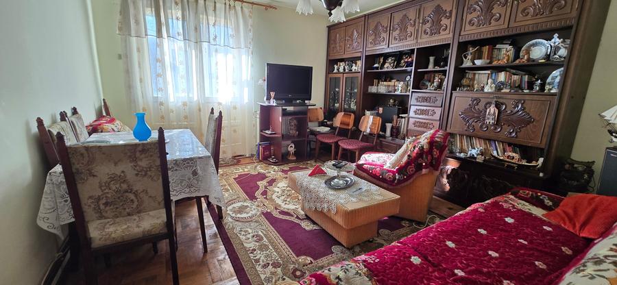 Targoviste. Bdul Regele Carol I,  ETAJ 1, vanzare apartament 3camere - 5