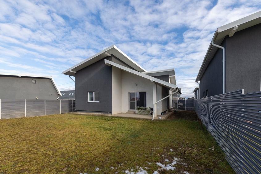 Casă single în curte, cartier Izvor - 10