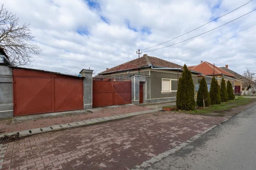 Casă solidă cu teren generos – zonă excelentă,Chișineu-Criș - 1