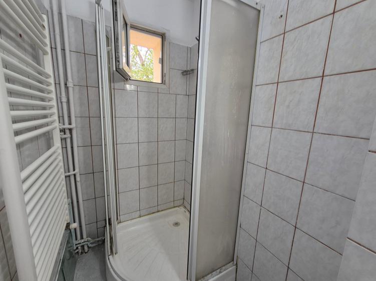 Pe frumoasa strada Harnicieila etajul 1, in bloc izolat termic - 9