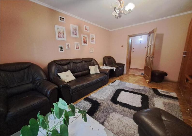 RECO Apartament cu trei camere decomandat - 17