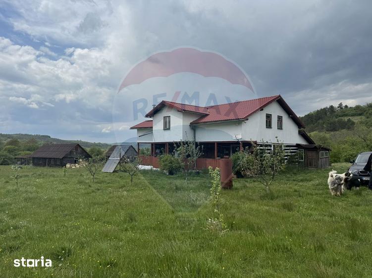 Proprietate OFF-GRID 5,76 Ha. Casa tradi?ionala lemn. Limita Cluj - 8