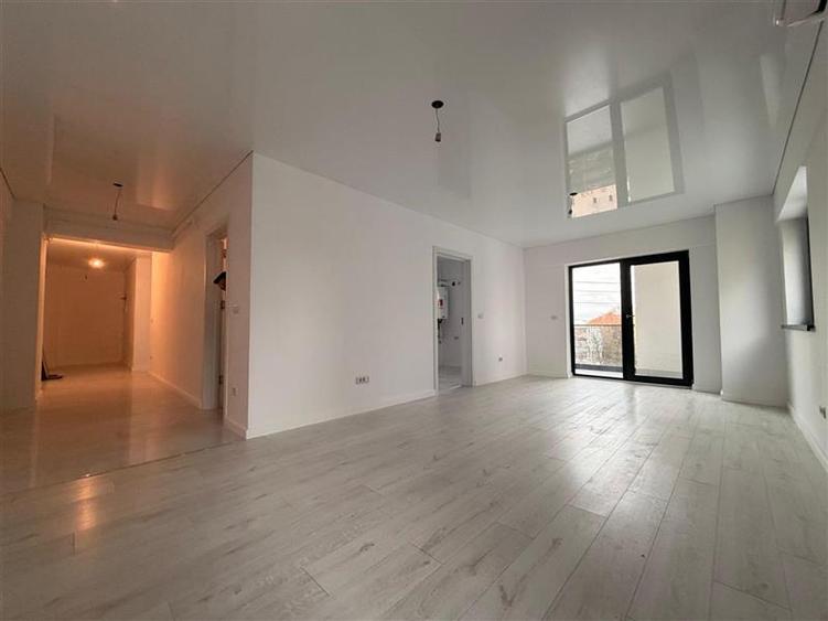 Apartament cu 3 camere, 2 bai Bloc nou Nicolina, et. intermediar - 2