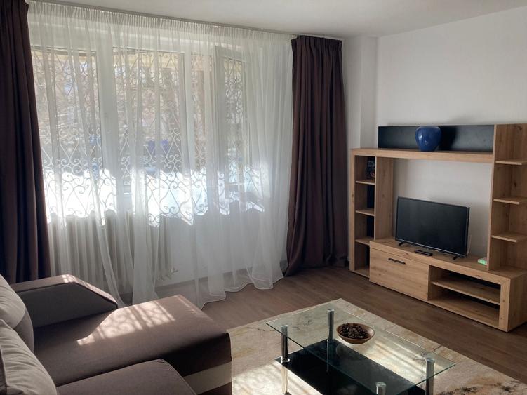 Proprietar inchiriez gars. 380 la 2-3 min mers pe jos M Pta Sudului - 4