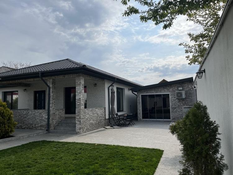 Vila deosebita, mobilata utilata lux, Valu lui Traian! - 1