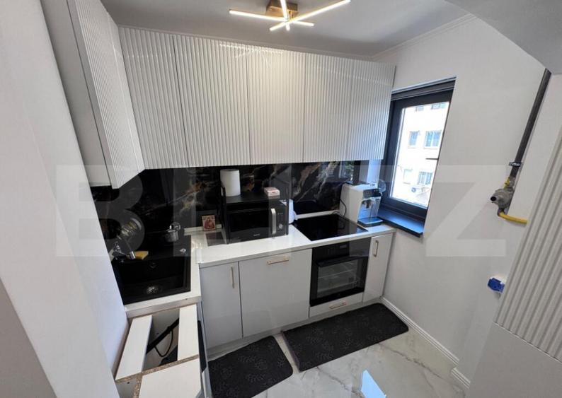 Apartament de vanzare, cu 2 camere, zona Micro 6 - 10