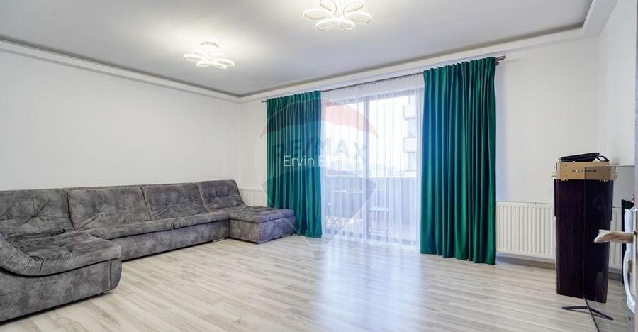 Apartament cu 3 camere de vanzare in Isaran Tractorul Apartament cu 3 camere de vanzare in Isaran Tractorul