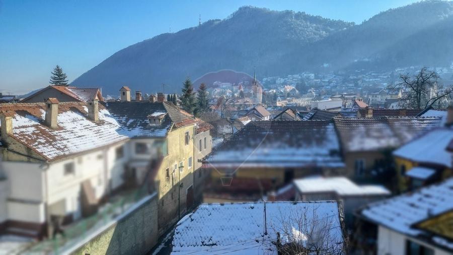De vânzare – Casă veche cu potențial, Scheii Brașovului - 1
