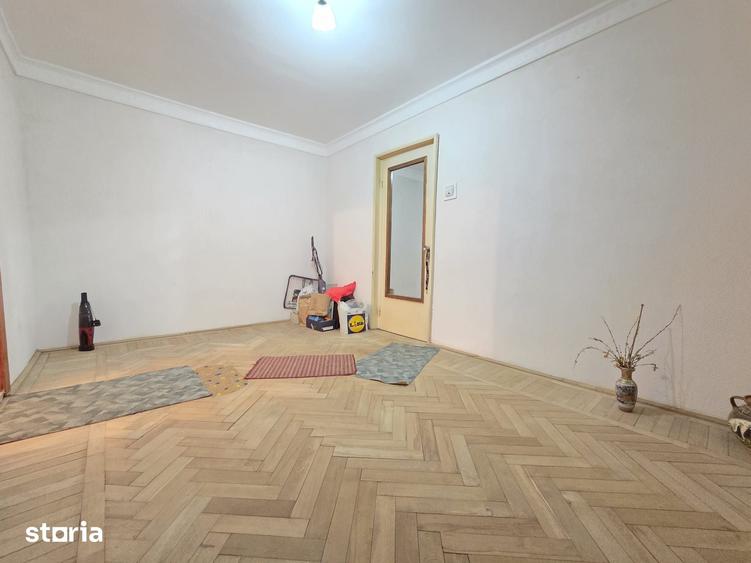Apartament cu 3 camere în Micro 38