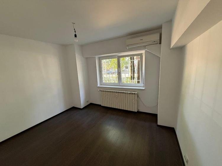 Apartament cu 3 camere decomandat în Dorobanți