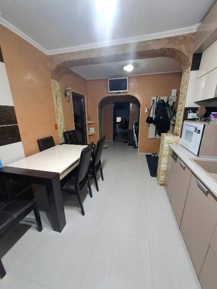 Vand apartament 3 camere, mobilat - 3