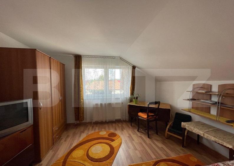 Casa cu 240 mp 8 camere cu teren 11 ari in Corunca - 2