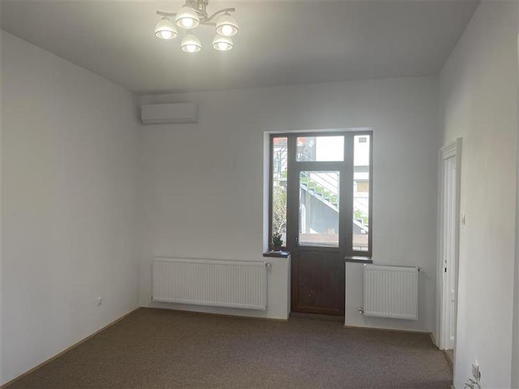 Dacia Polona casa singur curte D+Parter inalt 4 camere ideal birou - 2