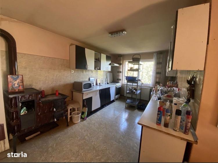 Casa separata cu 3 camere ?i teren 499mp - 2
