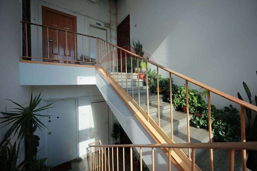 Apartament 3 camere, ultracentral, pod Decebal, et. 3, de vânzare - 30