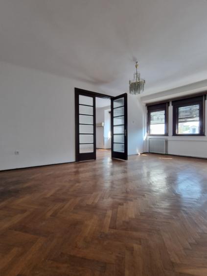 Piata Ion Mihalache - 3 Camere - Imobil interbelic - Urgenta 2 - 1