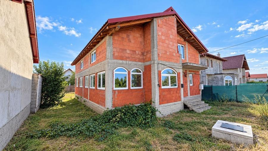 Casă individuală cu 5 camere cu Canalizare în Șagu