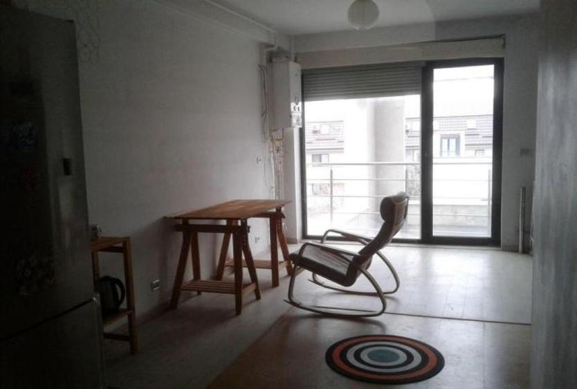 Ap. 2 cam. Piata Muncii bloc 2011 - 2