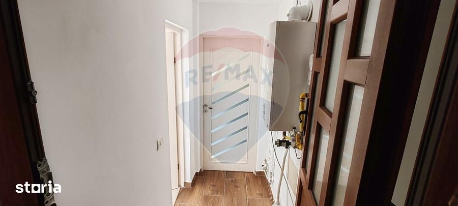 Casă cu 4 camere cu Teren 150 Mp în Schei