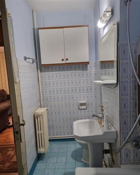 Apartament cu 3 camere decomandat, mobilat în Podul de Fier