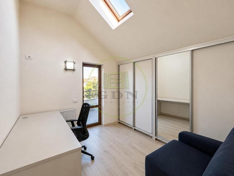 Apartament cu 3 camere semidecomandat, mobilat în Dămăroaia