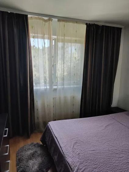 Apartament cu 3 camere decomandat, mobilat în Tomis Nord