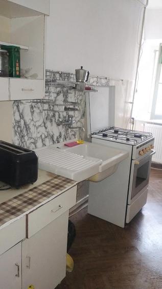 Garsonieră decomandată în Central