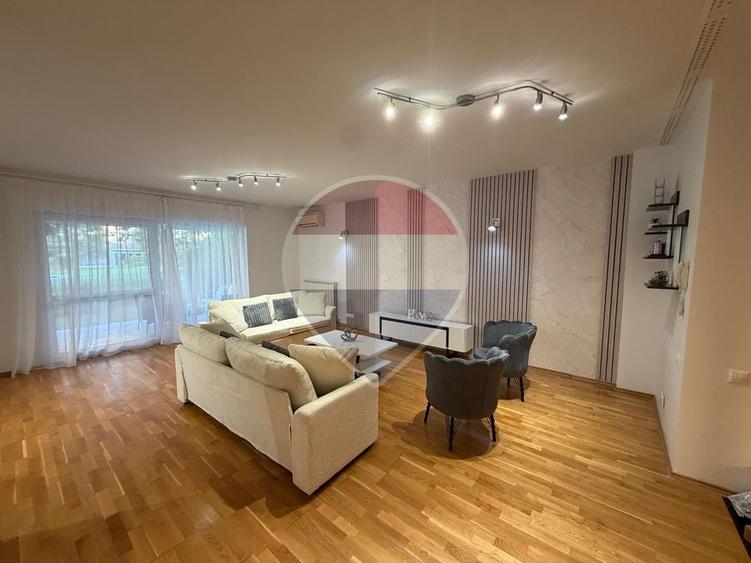 Apartament cu 4 camere decomandat în Central