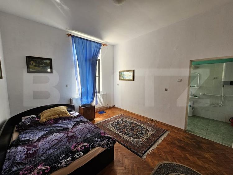 Casă individuală cu 6 camere cu Canalizare în Zlatna